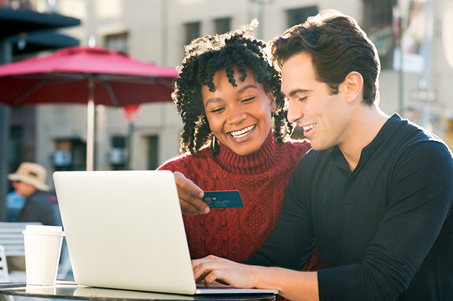 ecommerce-couple