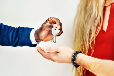 handing over keys for rental agreement